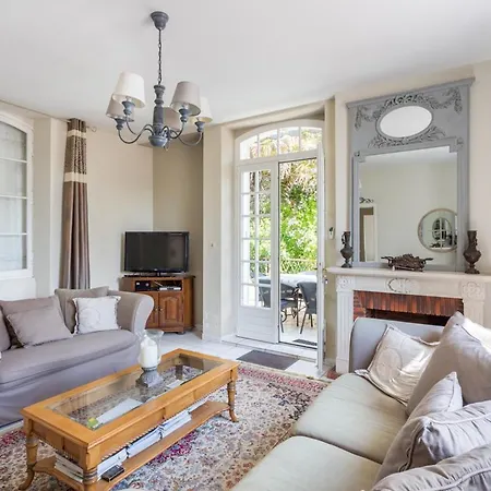 Vila Les Tiraux Sleeps 8 Wifi *