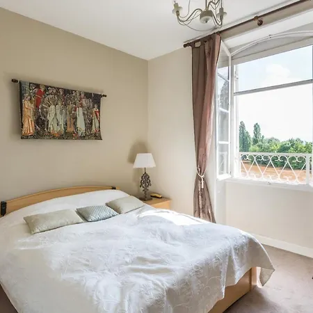 Les Tiraux Sleeps 8 Wifi Vila *