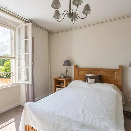 Les Tiraux Sleeps 8 Wifi Le Bugue
